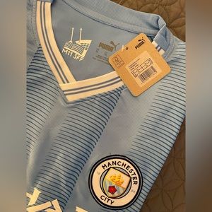 Brand new Manchester City 23/24 jersey! Never worn, with tags. Size Medium